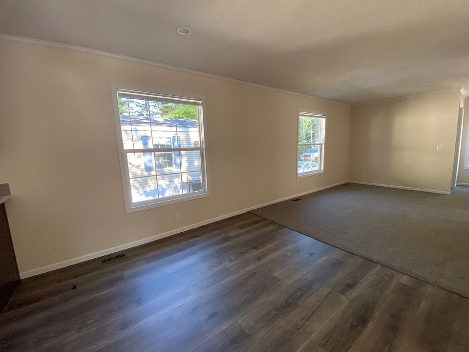 2nd image of 14561 Dogwood Ct #464