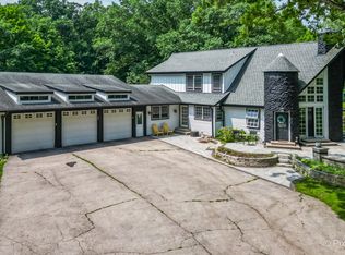 43W135 McDonald Rd, Elgin, IL 60124