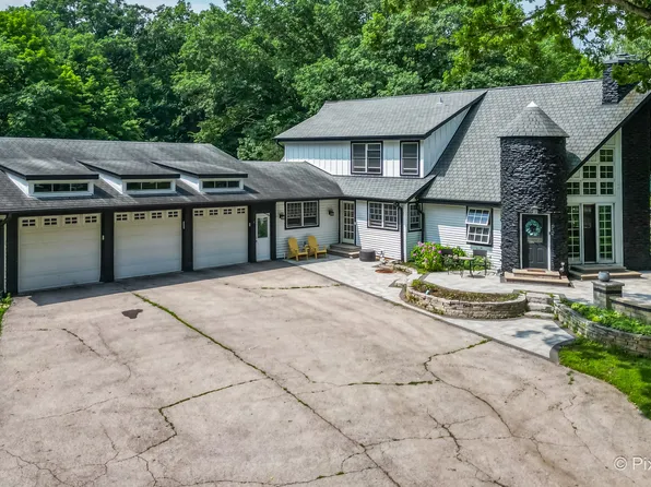 43W135 McDonald Rd, Elgin, IL 60124