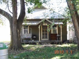 210 S 9th St, Herington, KS 67449