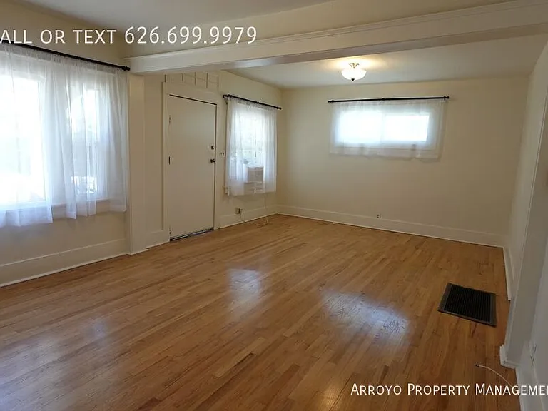 6307 N Aldama St — Photo 5