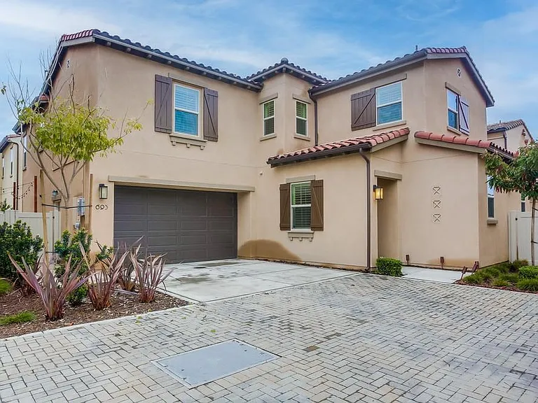 693 Gemstone Dr — Photo 1