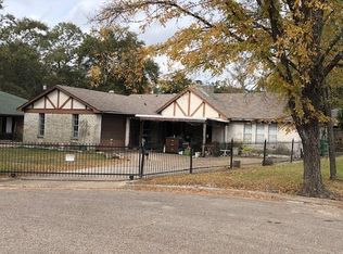 8 Columbia St, Conroe, TX 77301