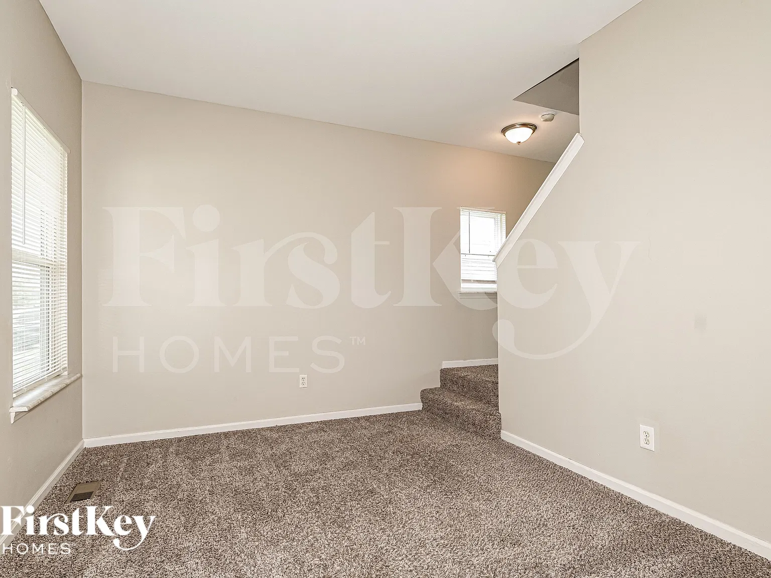 4 bed, 2.5 bath, 2200 sqft, $3,060 — Photo 3