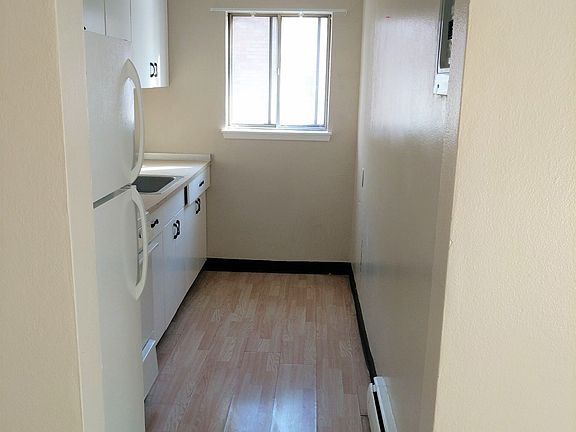 2nd image of 1871 7th St E APT 1