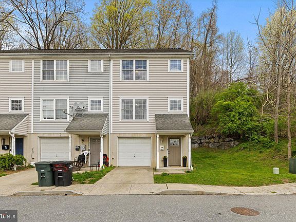 2nd image of 301 Mount Pleasant St