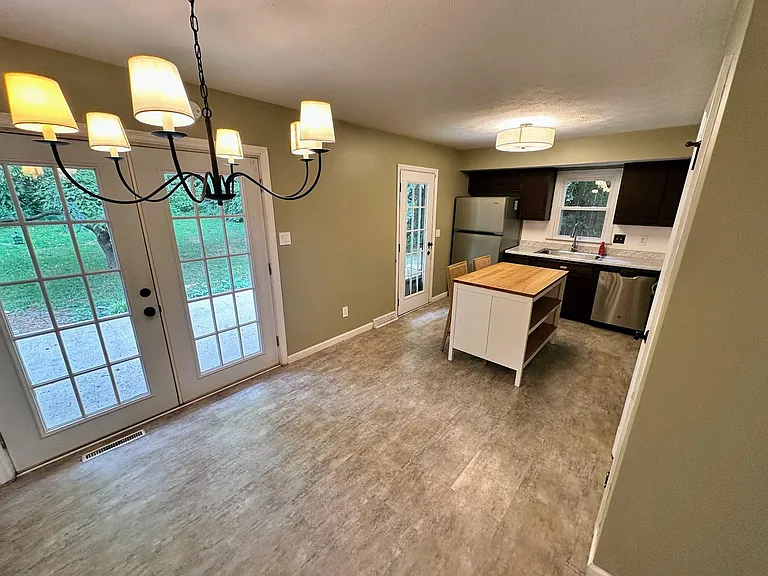 1187 Devonport Cir — Photo 15