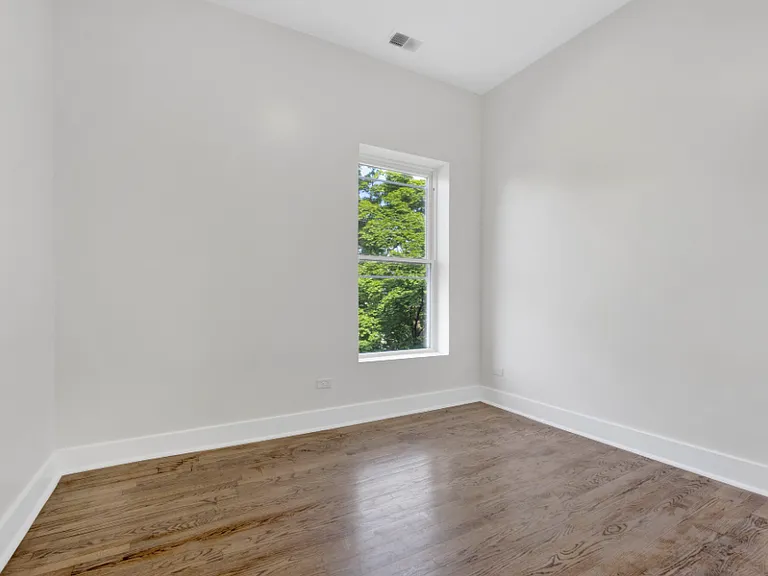 4927 S Prairie Ave #2N — Photo 8