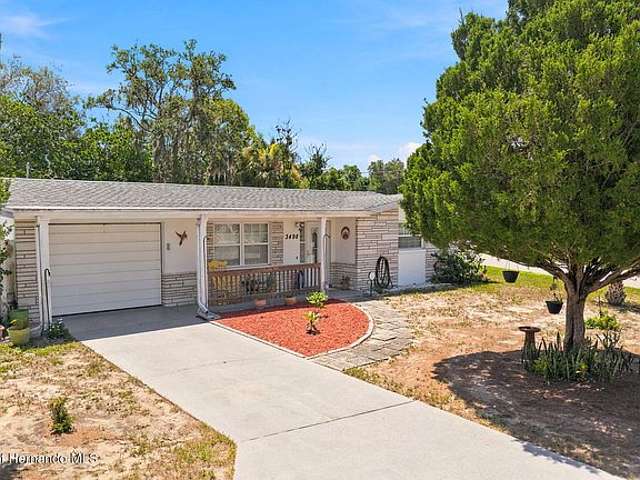 5th image of 3498 Thunderbird Ave