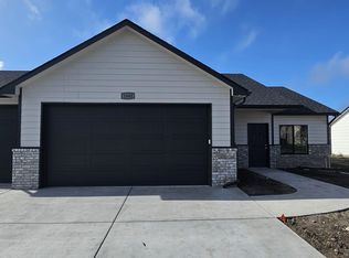1601 Midway Ct, Valley Center, KS 67147
