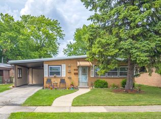 4824 W Oak Center Dr, Oak Lawn, IL 60453