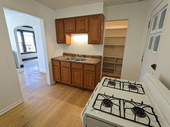 5th image of 3735 N Leclaire Ave #1