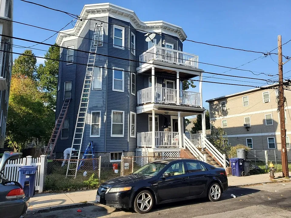 Building Photo 3
