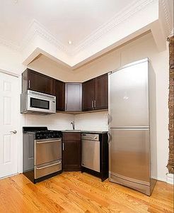 240 E 55th St APT 3A, New York, NY, 10022