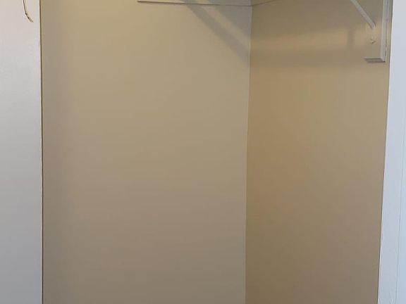 3rd image of 18611 Collins St