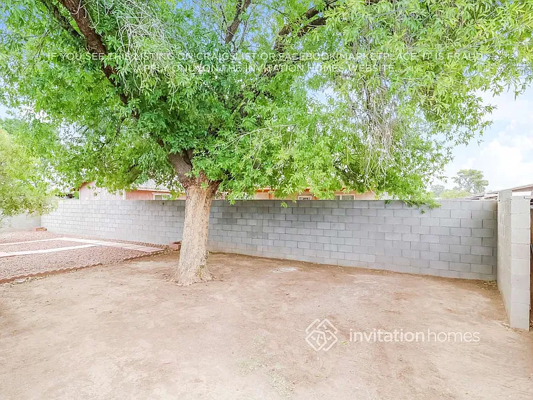4143 N 74th Dr — Photo 15
