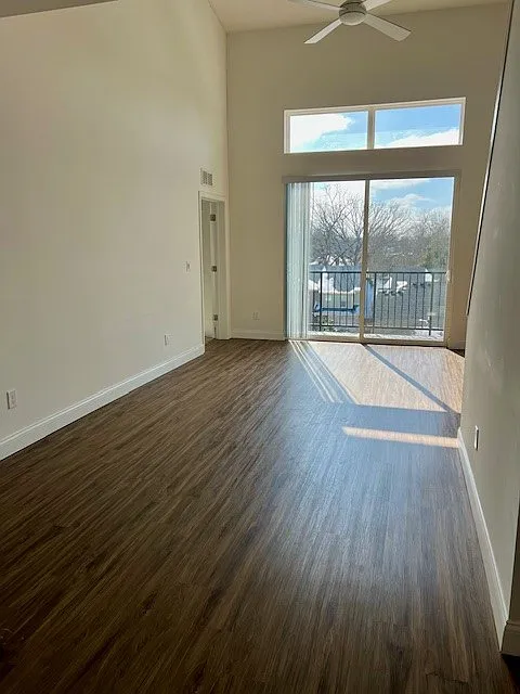 2 bed, 1400 sqft, $1,800 — Photo 2