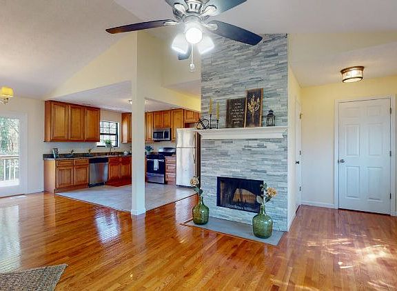 2nd image of 7300 Vixen Ln