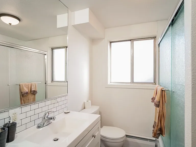 7640 SE Yamhill St #7 — Photo 12