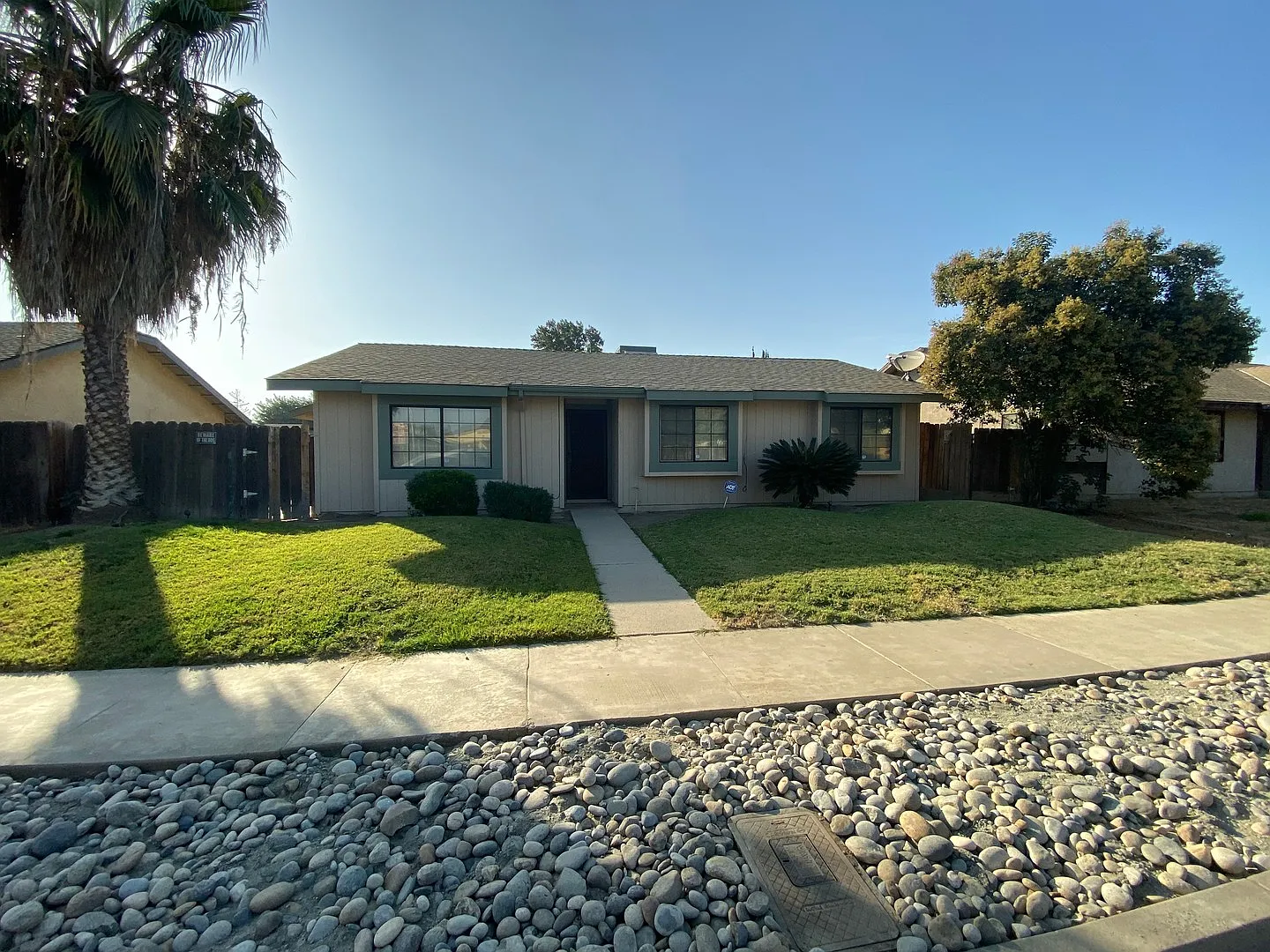1869 S. Laspina St - 3 Bedroom 2 Bathroom - Tulare — Photo 1