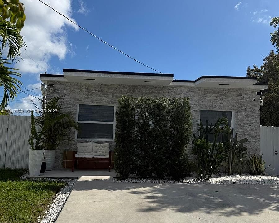 1st image of 5629 NW 31st Ave
