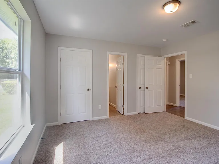 1022 Jeff St — Photo 15