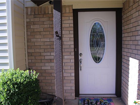 2nd image of 2202 Carousel Dr