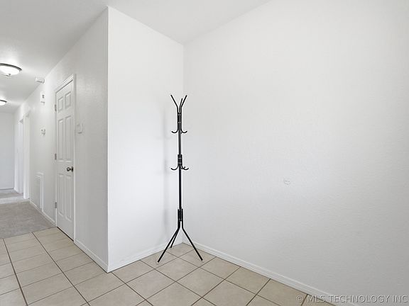 3rd image of 8422 N 116th East Ave
