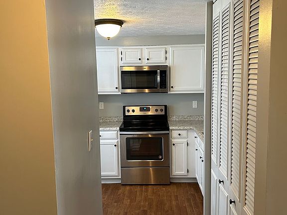 4th image of 4926 Farrell Ct