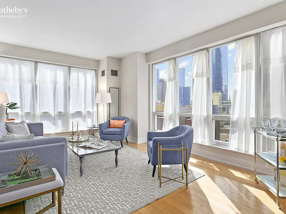 350 W 42nd St #9L