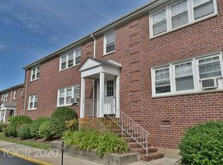2 Gainesborough Ter #1A, River Edge, NJ 07661