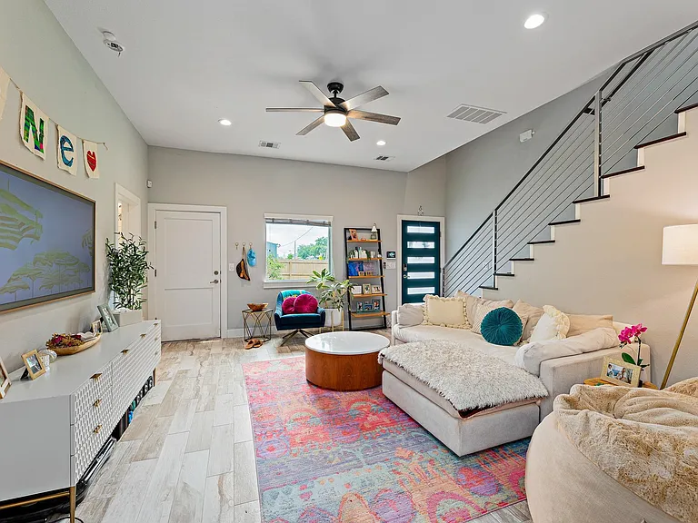 7600 Carver Ave #A — Photo 4