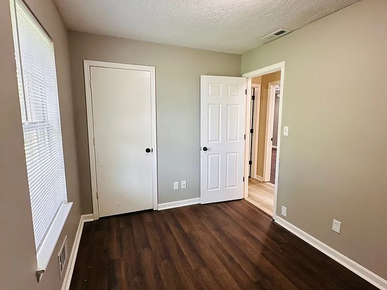 225 Joy Ave — Photo 13