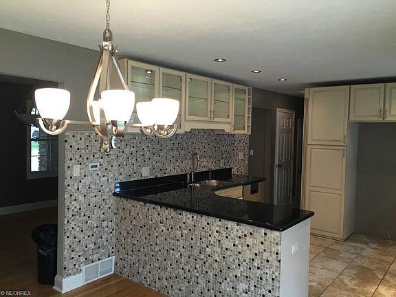 5th image of 3760 Bellwood Dr SE