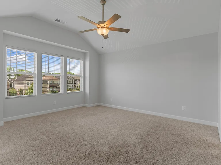 165 Harvard Dr — Photo 18
