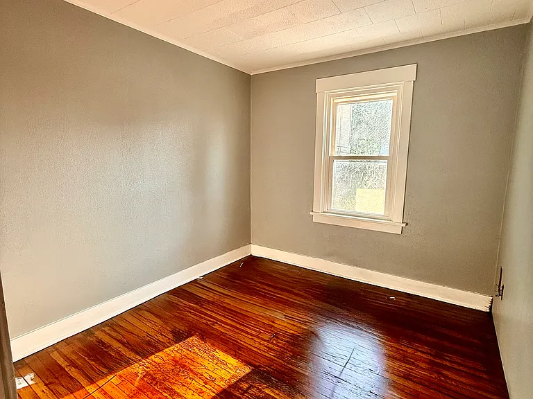 421 Hays Ave — Photo 8