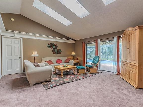 3rd image of 3211 Thackery Way
