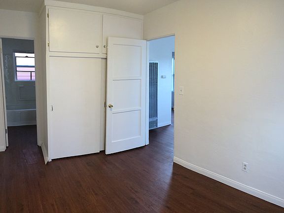 4th image of 1075 27th St