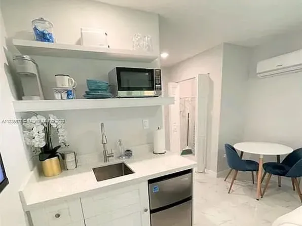 6225 SW 20th St, Miramar, FL 33023