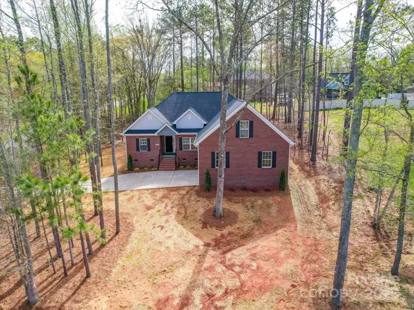 725 Granna Ln, Lancaster, SC 29720