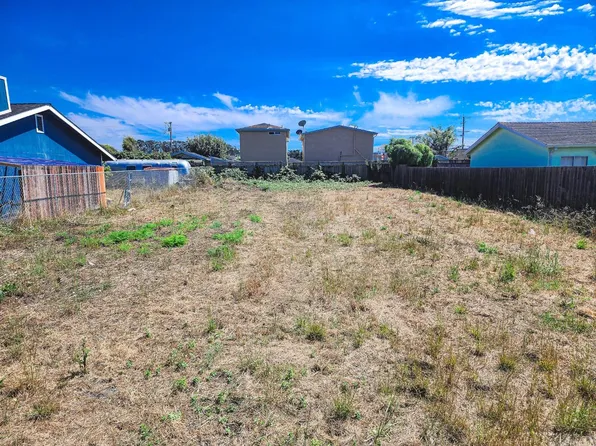 412 Myrtle St, Half Moon Bay, CA 94019