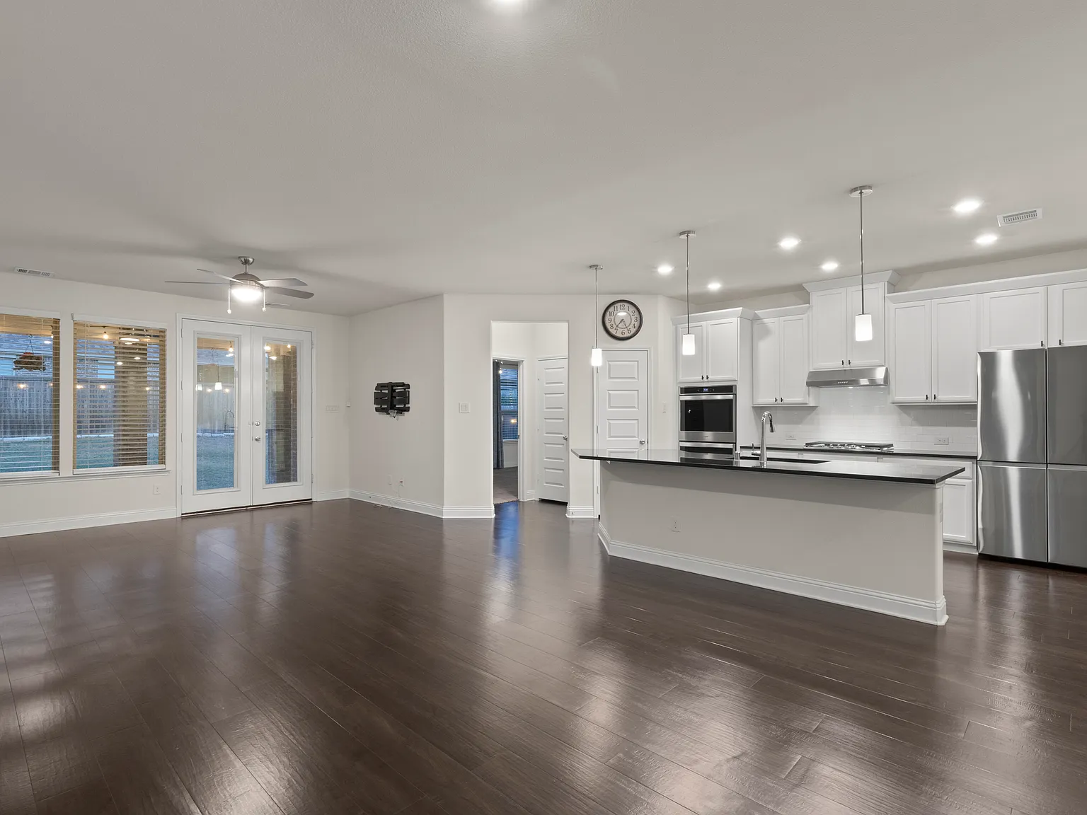 4 bed, 1944 sqft, $2,900 — Photo 4