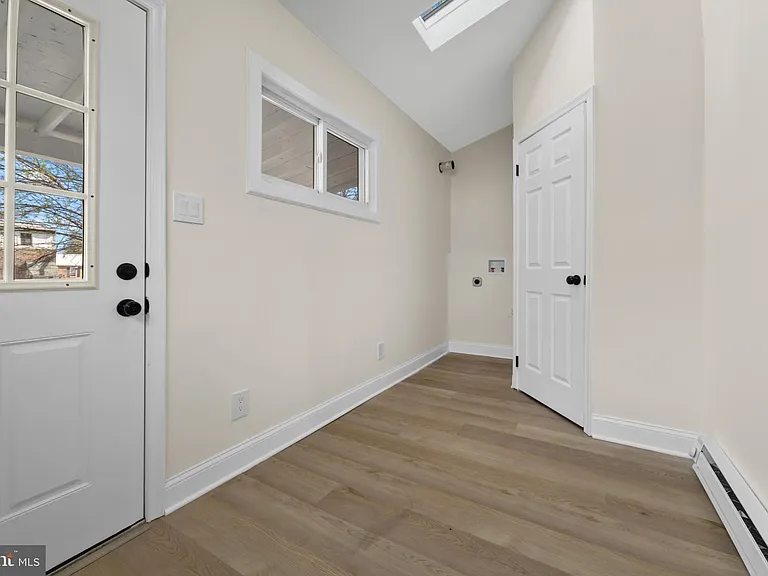 7608 Chelwynde Ave — Photo 21