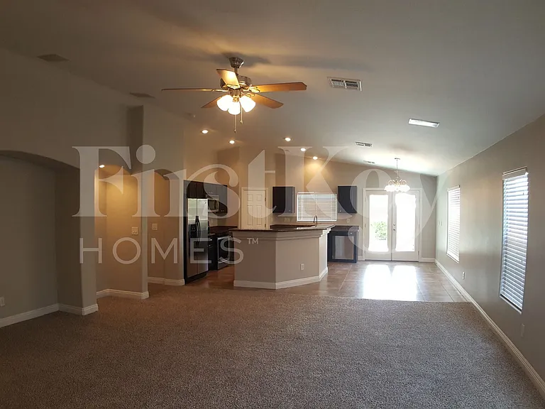 5728 Hornbrook St — Photo 4