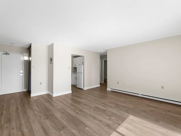 805 Grand Ave W — Photo 7