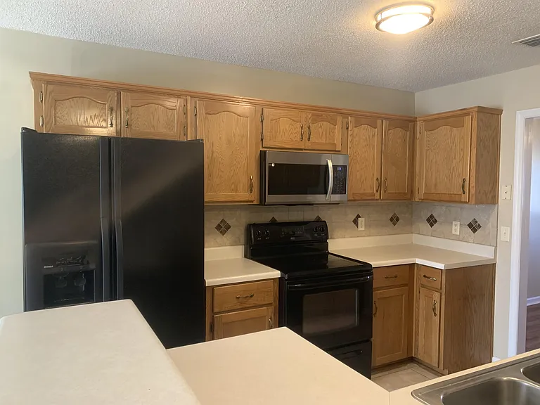 P023-1169 Cumberland Dr — Photo 5