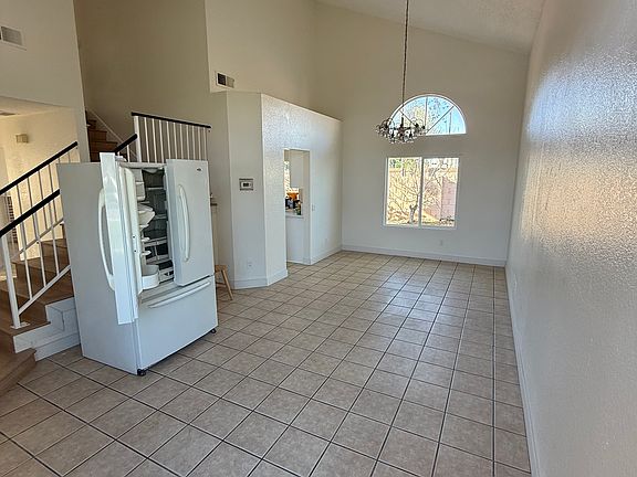 5th image of 172 E Manchester Ln
