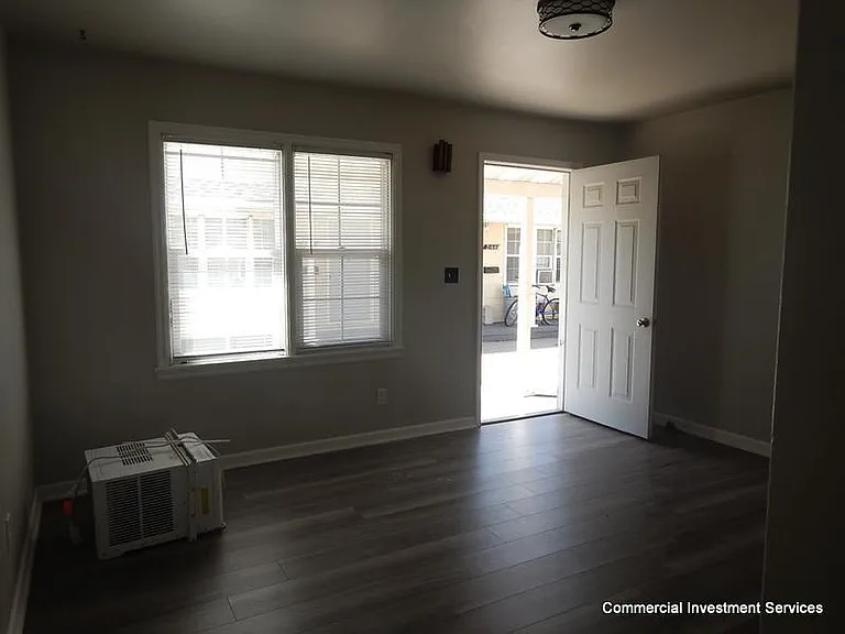 714 S Jeffers St — Photo 2