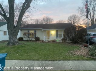 1845 Stonehenge Rd, Springfield, IL 62702