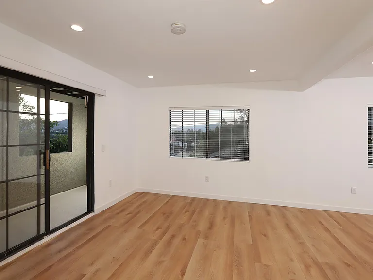 2236 Glendale Blvd #1/2 — Photo 4